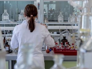 Ministerstwo Zdrowia: przebadano ponad 34 tys. próbek pod kątem SARS-CoV-2; 4,5 tys. w ciągu doby