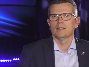 Senator Marcin Bosacki [PO] zaprzecza, że redagował Sok z Buraka. Działaczka PO: "Pan kłamie"
