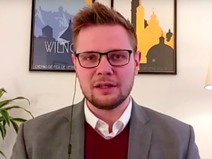 „To nie jest zwykła grypa”. Zakażony minister opowiedział o swoich doświadczeniach