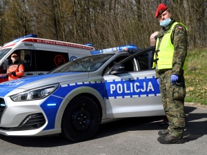 25 tys. funkcjonariuszy będzie pilnowało przestrzegania przepisów. "Nie chcemy mieć powodów do karania"