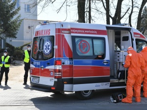 Zmarło kolejne 10 osób zakażonych koronawirusem. Ponad 4 tys. potwierdzonych przypadków