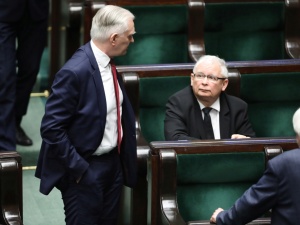 [video] Napięte relacje Gowin-Kaczyński.Szef Porozumienia chciał rozmawiać; reakcja prezesa mówi wszystko
