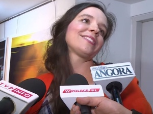 "Krzyczeliśmy z radości!". Polacy drżą przed skutkami epidemii, a Jachira zachwycona głosowaniem w Sejmie