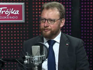 Min. Szumowski: Gdybyśmy zwolnili ludzi z obostrzeń na Święta, mielibyśmy do 50 proc. więcej zachorowań