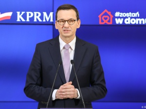 „Przedłużamy obostrzenia”. Trwa konferencja premiera, ministra zdrowia i ministra edukacji