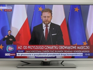 Dariusz Łaszyca: Minister Szumowski wprowadza obowiązkowe maseczki