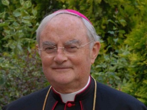 Arcybiskup Hoser specjalnym papieskim wysłannikiem