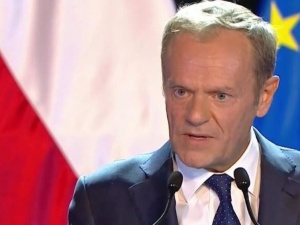 Tusk: "Dziesięć lat smoleńskiej wojny domowej wystarczy". Internauci: "Jest pan za to odpowiedzialny!"