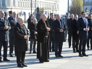Zakaz zgromadzeń a obchody 10. rocznicy katastrofy smoleńskiej. Stołeczna policja odpowiada