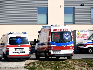 Alarmujące dane GIS. Podano gdzie najczęściej dochodzi do zakażeń koronawirusem SARS-CoV-2