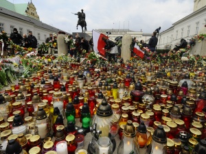 [Nasza fotorelacja] Pod Pałacem Prezydenckim 10 kwietnia 2010
