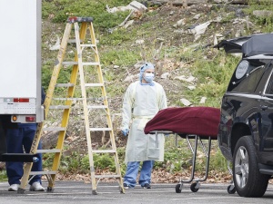 USA: Najtragiczniejsza doba od początku epidemii koronawirusa. Ponad 2 tysiące ofiar