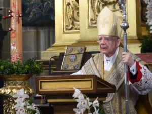 Abp Jędraszewski: zmartwychwstały Chrystus przynosi nam dary – pokoju, radości, miłości