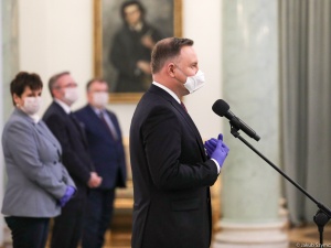 Prezydent: Rusza projekt "Polskie Szwalnie", który zajmie się produkcją maseczek ochronnych