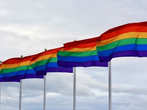 Departament Stanu USA wskazał naruszenia praw człowieka w Polsce. Krytyka za "ataki na LGBT"