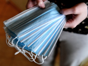Więźniowie szyją maseczki dla służb ratunkowych. "Po miesiącu wyprodukowano milion"