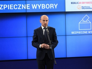 "To nie jest sensowne rozwiązanie". Pierwsze komentarze po propozycji Budki ws. wyborów prezydenckich
