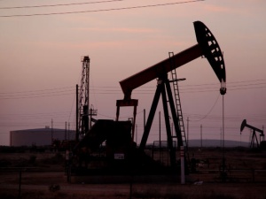 Ceny ropy w Stanach Zjednoczonych w kontraktach terminowych na maj spadły ponad 100 proc. i są... ujemne