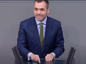 "von der Leyen musi podjąć działania". Niemieccy politycy domagają się "tarczy praworządności" dla Polski