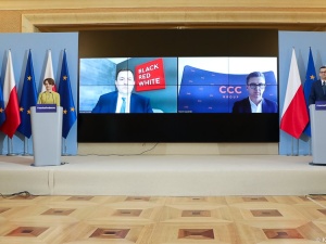 [video]  Premier: "Zrobimy wszystko, by ocalić miejsca pracy i odnaleźć się w nowej rzeczywistości"