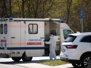 Zmarły kolejne 22 osoby zakażone koronawirusem. Najnowszy raport Ministerstwa Zdrowia
