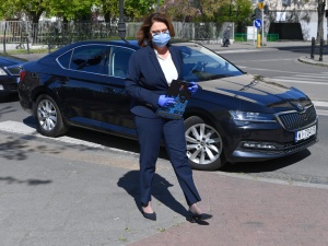 Kidawa za, a nawet przeciw. Kandydatka na prezydenta krytykuje rozwiązania, które... poparła jej partia