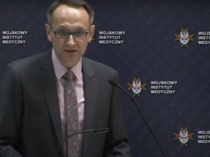 Dyrektor Wojskowego Inst. Medycznego: Wybory koresp. bezpieczne. Wirus na papierze utrzymuje się krótko
