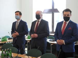 "Rozmawiałbym nawet z diabłem, gdyby miał dobry plan". Gowin wściekły na polityków