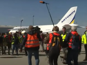 [video] Tak Niemcy witali na Lotnisku w Lipsku An-225 Mrija z transportem maseczek z Chin
