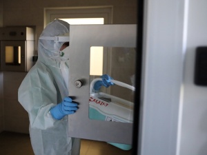 Rośnie liczba ofiar koronawirusa. Nowy raport Ministerstwa Zdrowia