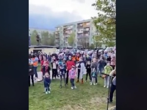 [video] Ciechanów. Setki osób na koncercie Kasi Kowalskiej. Min. Romanowski komentuje ostro
