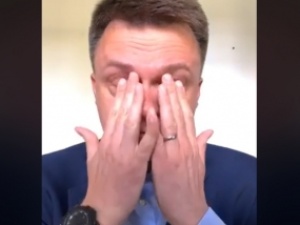 Gmyz: "Dziwna metoda budowania przywództwa. ​​Nie wiem jak ją nazwać - na beksę, mazgaja...?