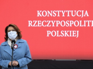 [video] Niesamowite. Kidawa nie wie nawet ile trwa kadencja prezydenta. Podpowiada jej studentka