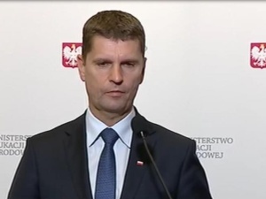 Min. Piontkowski: Prezydenci dużych miast związani z PO negują każde działanie tego rządu