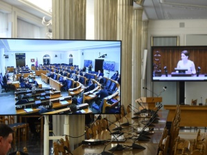 Senat odrzucił ustawę o głosowaniu korespondencyjnym. Wstrzymał się jeden senator klubu PiS. Teraz Sejm