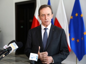 Senat przyjął uchwałę. Wzywa rząd do natychmiastowego wprowadzenia stanu nadzwyczajnego