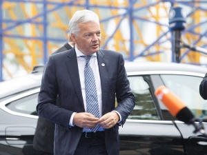 Komisarz UE zapowiada: "Będziemy śledzić sytuację ws. wyborów prezydenckich w Polsce"