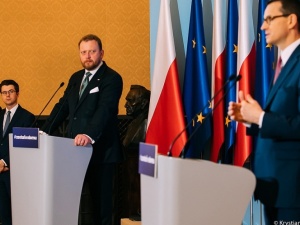 "Jest obiektem bezpardonowych ataków. Łukasz - masz moje pełne wsparcie!". Premier twardo za Szumowskim