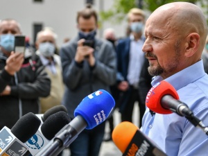 Policja: Nie doszło do zatrzymania senatora, to radiowóz został zatrzymany na jego "centrum prasowe"