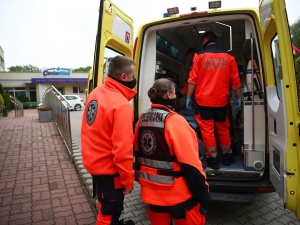 135 potwierdzonych przypadków zakażeń. Nowy raport Ministerstwa Zdrowia