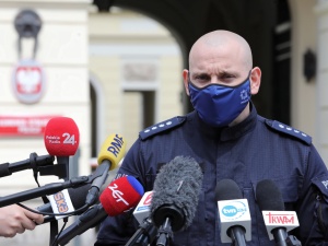 Policja: Jeden z zatrzymanych podczas protestu przedsiębiorców ma powszechne objawy zakażenia