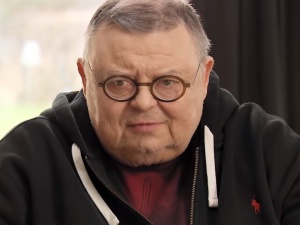 "Politykę można przykleić nawet do karmienia kur". Mann odpiera zarzuty po audycji z Trzaskowskim
