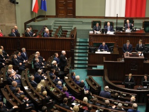 [Najnowszy sondaż] PiS i długo, długo nic