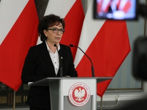 "Niepokoję się tym co się dzieje w Senacie, jak postępuje marszałek Grodzki". Elżbieta Witek zabrała głos