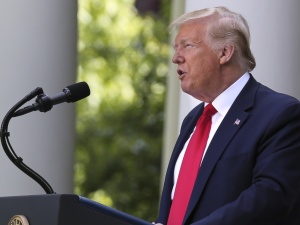 Trump zapowiada działania ws. cenzury z mediach społecznościowych: Uregulujemy to lub je zamkniemy