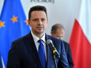 "Kontrowersyjne inwestycje". Trzaskowski chce zawiesić przekop Mierzei Wiślanej i budowę CPK