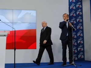 Trwa spotkanie w siedzibie PiS. Na miejscu ważni politycy Zjednoczonej Prawicy