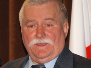 Lech Wałęsa: "Przyjacielu Kornelu Ty bardziej powinieneś się przyznać do POMOCY Kiszczakowi"