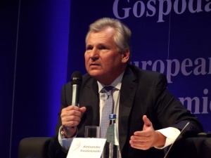 "Pokazali już tyle...". Kwaśniewski twierdzi, że PiS może sfałszować wybory