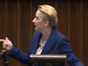 [video] "Jest pan architektem rządu ludzi inteligentnych bezobjawowo". Scheuring-Wielgus obraża z mównicy